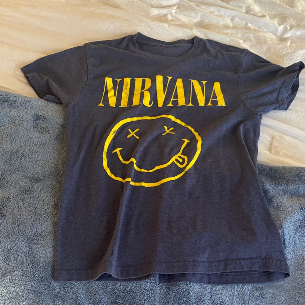 NIRVANA unisex Tee in Black with Yellow Logo